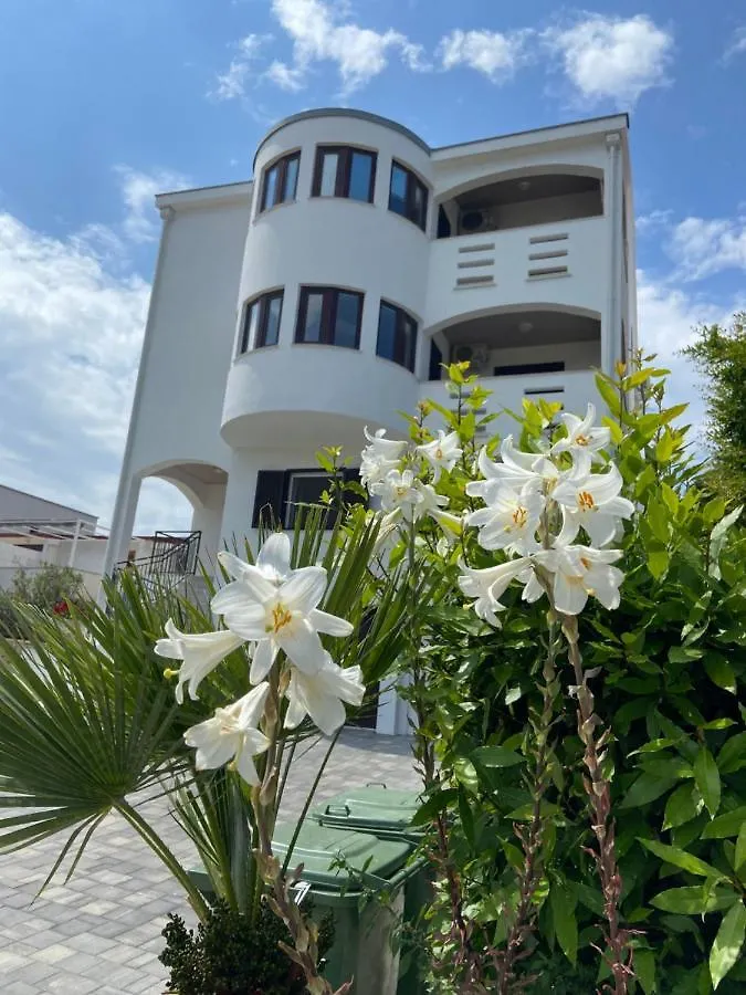 Apartments Mima Petrčane Kroatien