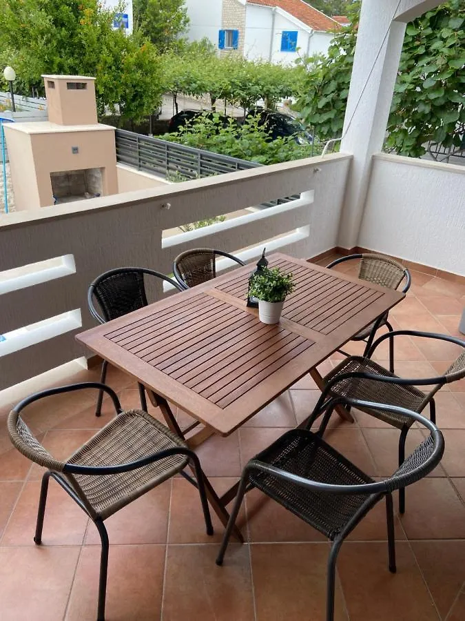 Apartments Mima Petrčane 0*,  Kroatien